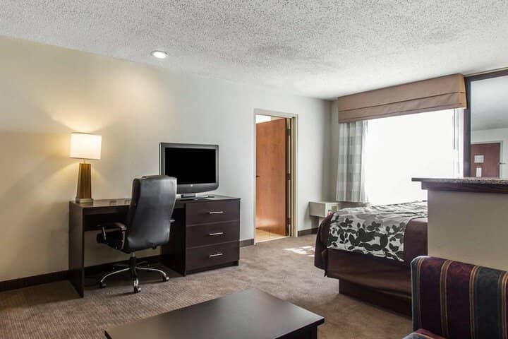 Room 15 of 40