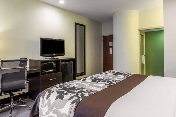Room 6 of 40