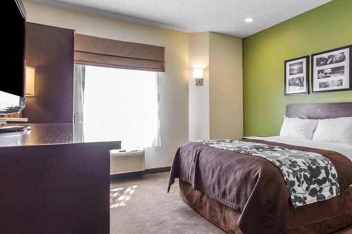Room 18 of 40