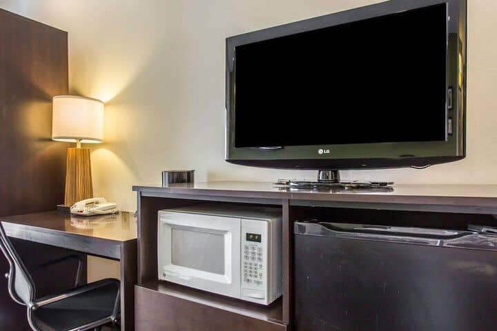 Room 13 of 40