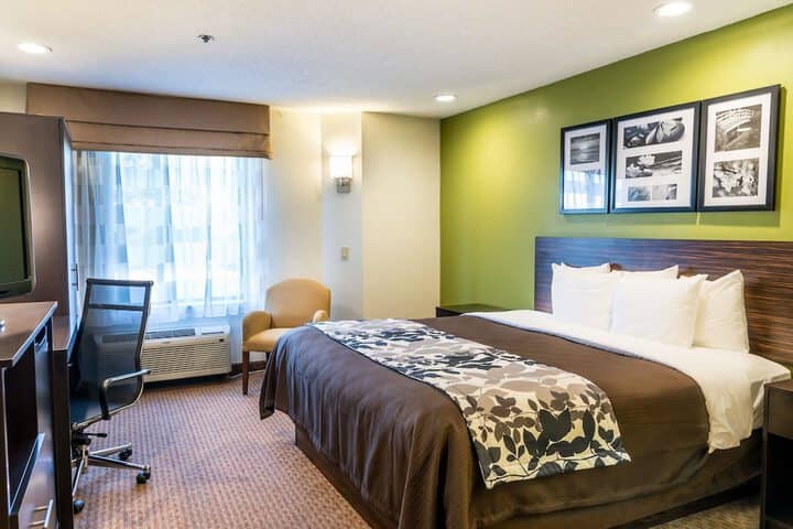Room 11 of 40